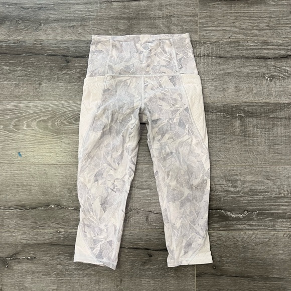 Lululemon lot - Picture 14 of 16